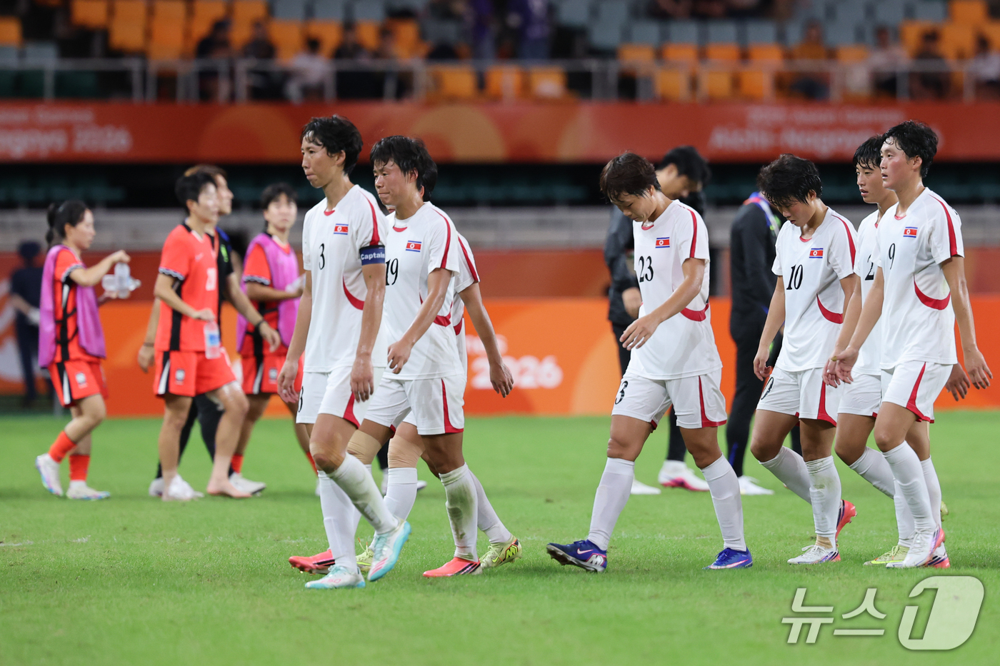 (시즈오카=뉴스1) 안은나 기자 = 21일 일본 시즈오카 스타디움 에코파에서 열린 2026 아이치·나고야 아시안게임 여자축구 조별예선 F조 대한민국과 북한의 경기를 1-1 무승부로 …