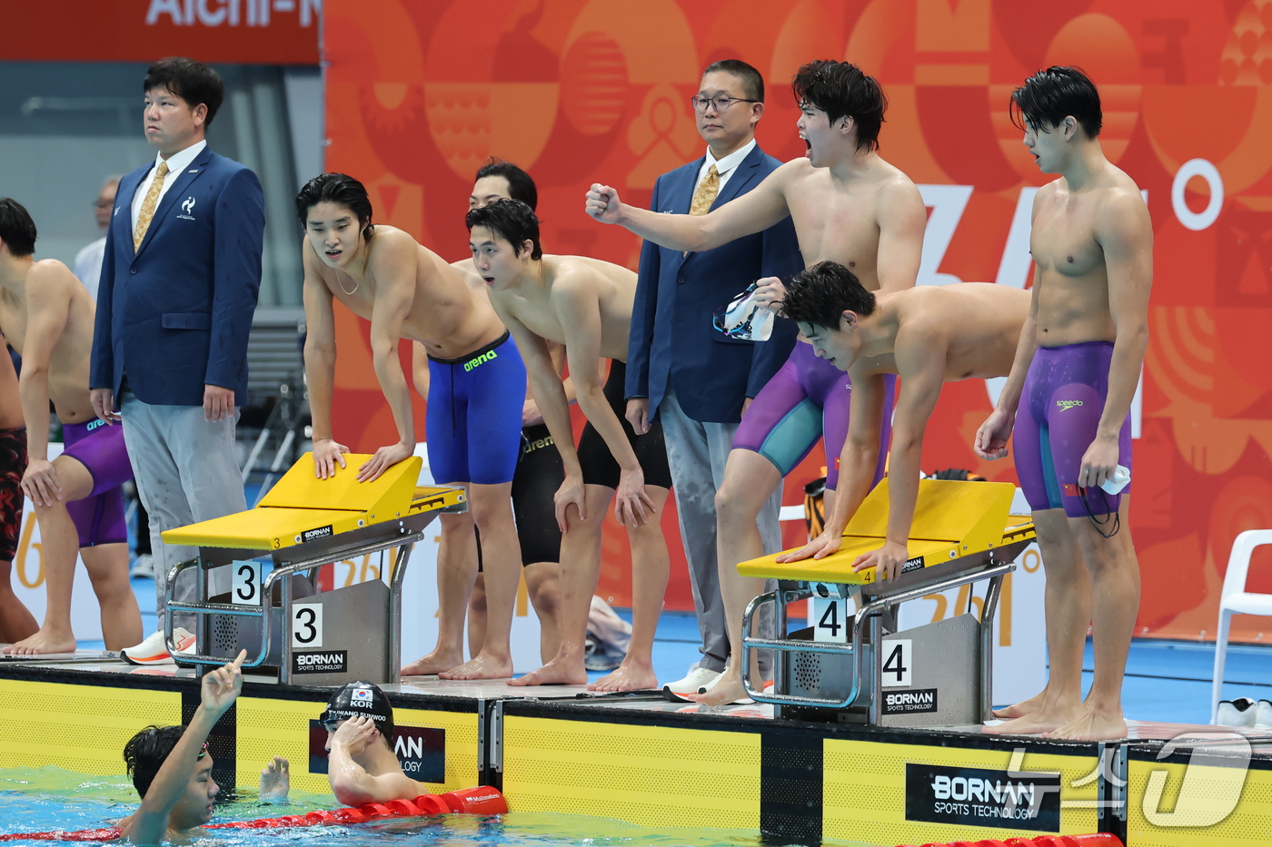(도쿄=뉴스1) 김민지 기자 = 21일 도쿄 아쿠아틱스 센터에서 열린 2026 아이치·나고야 아시안게임 남자 800m 계영 결승전에서 동메달을 김준우, 김우민, 이호준, 황선우가 …