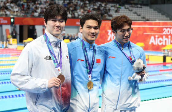 윤지환, 남자 50m 배영서 깜짝 동메달