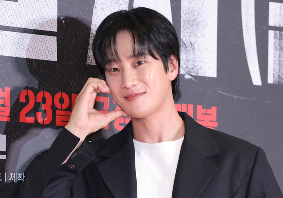 안보현, 영화관 온 '재벌형사'