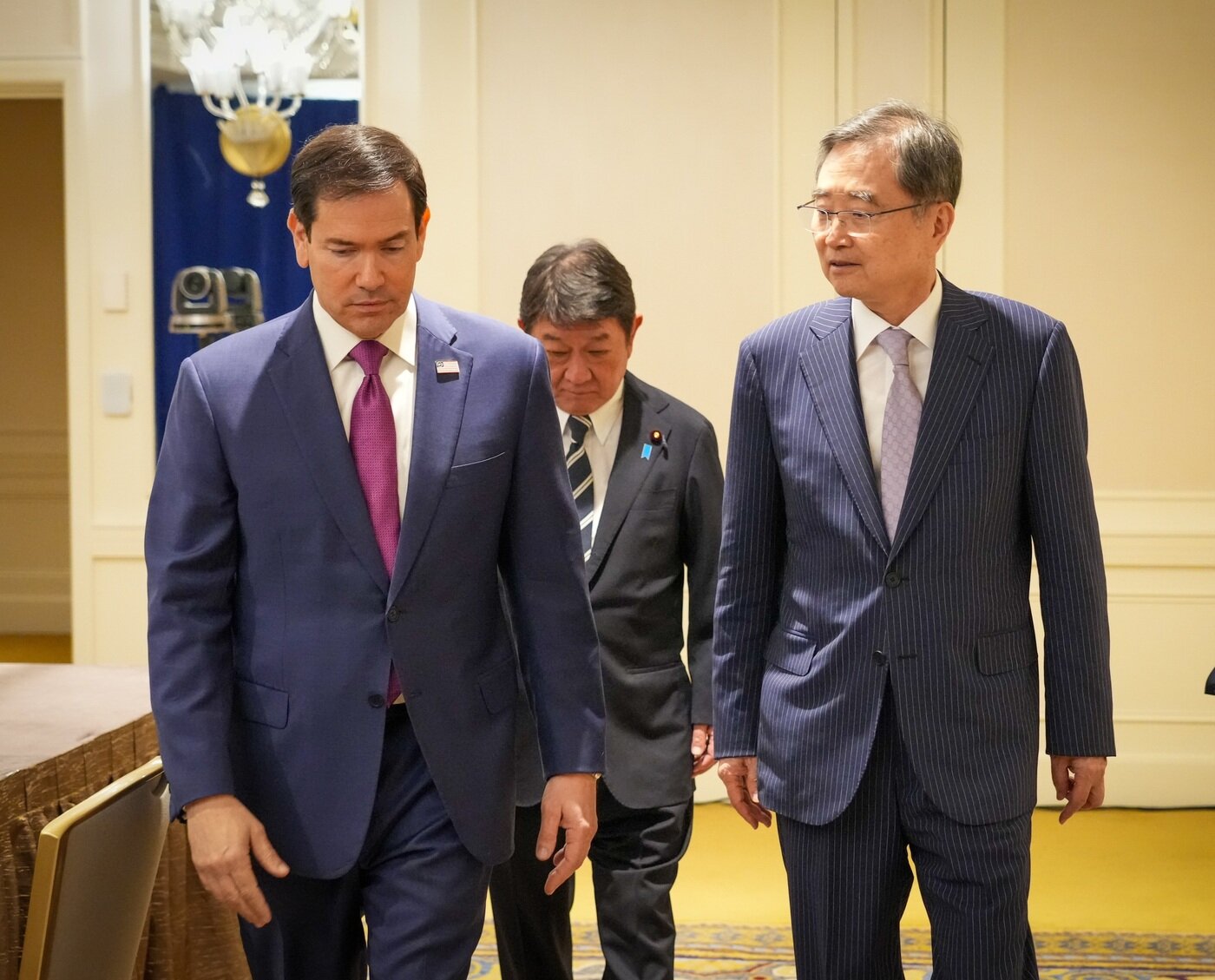 본문 이미지 - 조현 외교부 장관과 마코 루비오 국무장관, 모테기 도시미쓰 일본 외무상은 21일(현지시간) 유엔총회를 계기로 한미일 3국 외교장관 회담을 열었다. (사진=외교부)   
