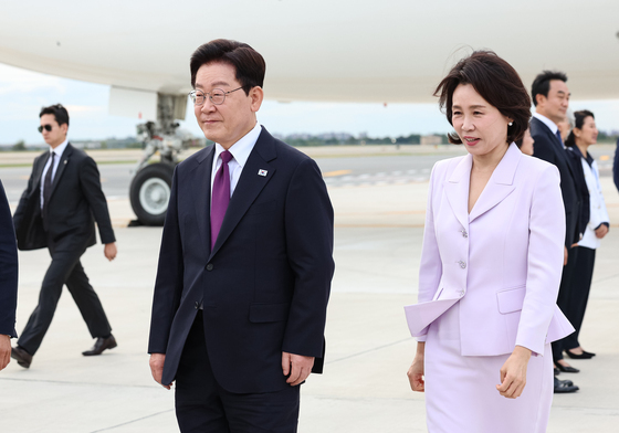 발걸음 옮기는 이재명 대통령