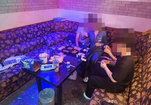 경기남부경찰청, 외국인 밀집지역 불법 풍속업소 단속…76명 검거
