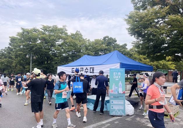 일화 "가을 마라톤 대회 3곳에 음료·생수 3만6000여개 지원"