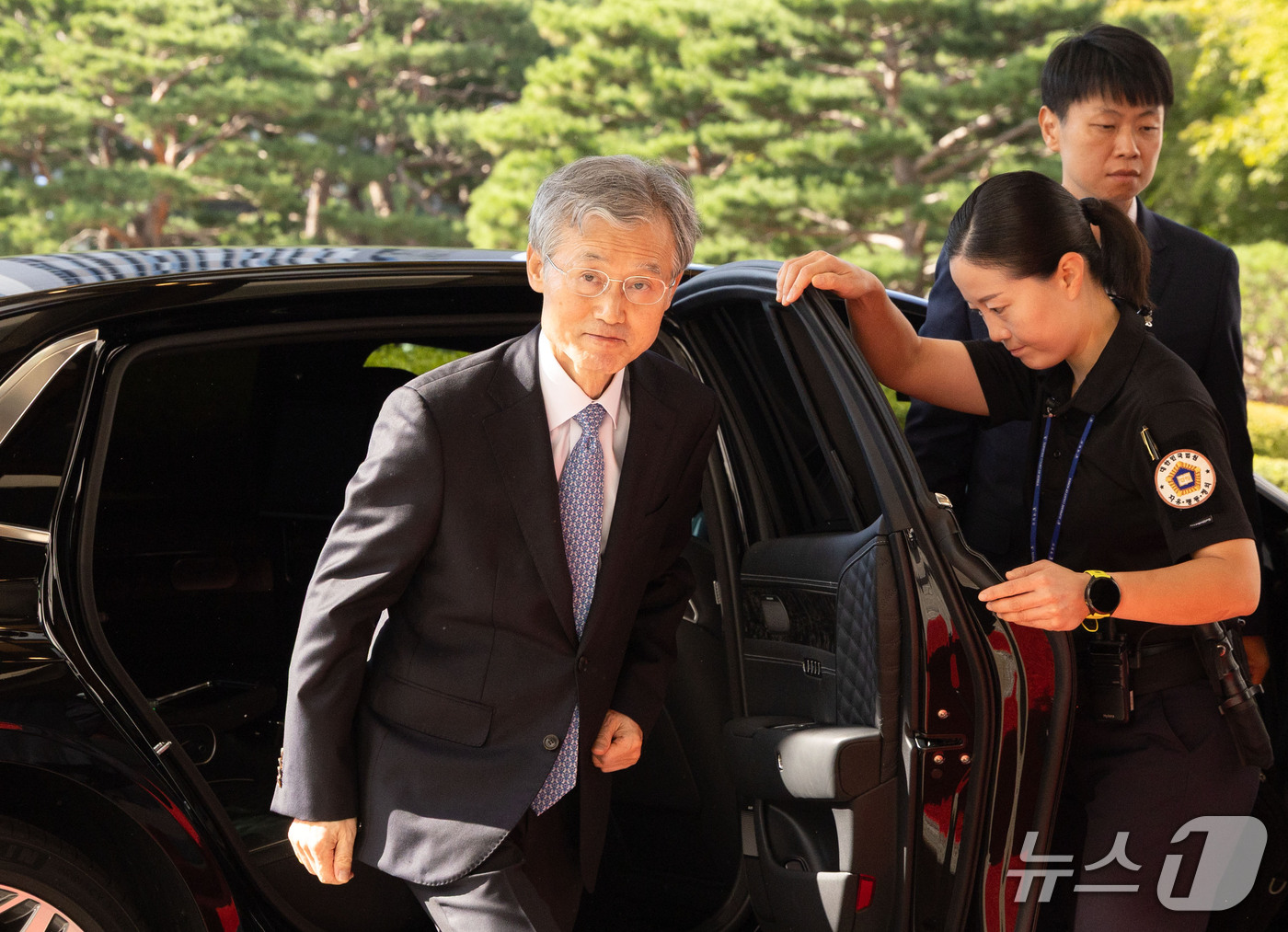 (서울=뉴스1) 이종수 기자 = 조희대 대법원장이 22일 오전 서울 서초구 대법원 청사로 출근하고 있다. 2026.9.22/뉴스1