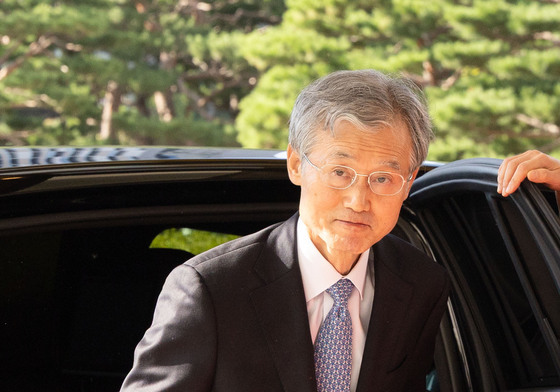 대법원 향하는 조희대 대법원장