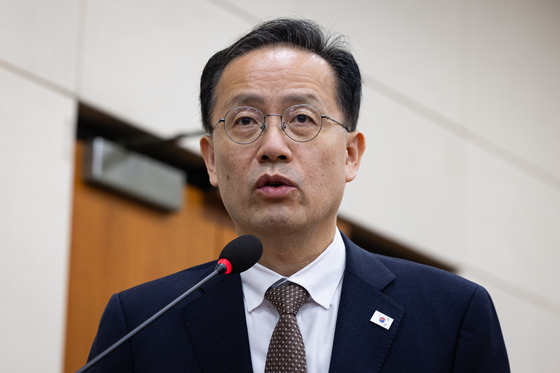임명 재가 직후 국회 찾은 이형일 부총리 겸 재경부 장관