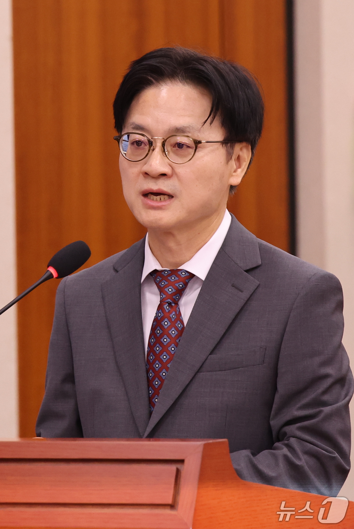 (서울=뉴스1) 황기선 기자 = 김정관 산업통상부 장관이 22일 오전 서울 여의도 국회에서 열린 산업통상자원중소벤처기업위원회 전체회의에서 '대한민국과 미합중국 간 전략적투자의 운영 …