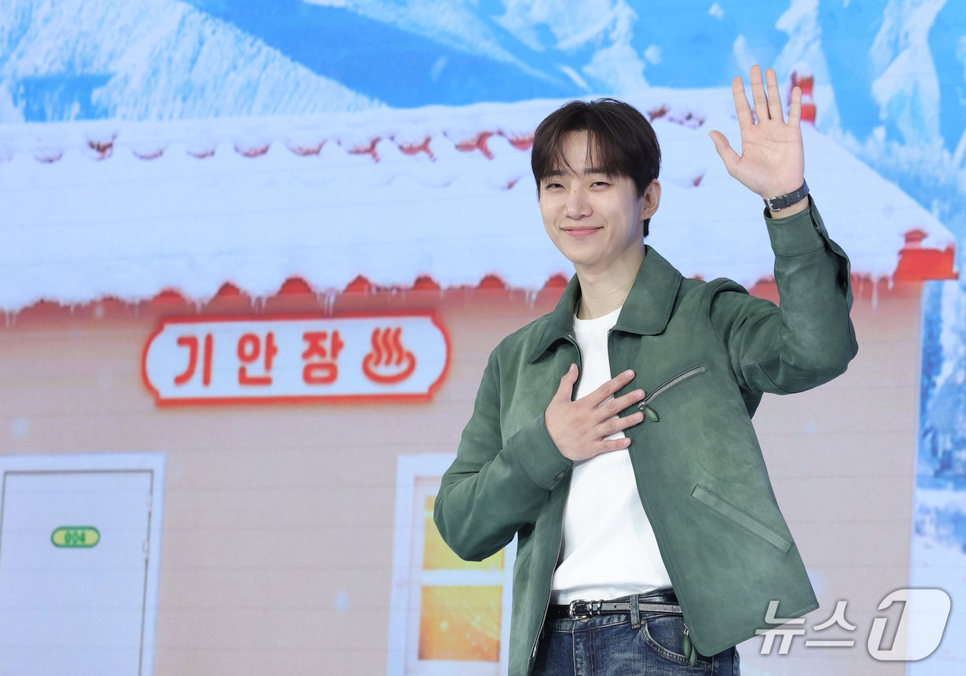 (서울=뉴스1) 권현진 기자 = 배우 이준호가 22일 오전 서울 마포구 호텔나루 서울 엠갤러리에서 열린 넷플릭스 예능 ‘대환장 기안장 시즌2’ 제작발표회에 참석해 포즈를 취하고 있 …