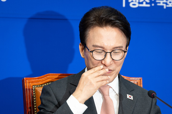 "野와 뭐가 다른가" 김지용 두고 강경파와 충돌…고심 깊어진 김민석
