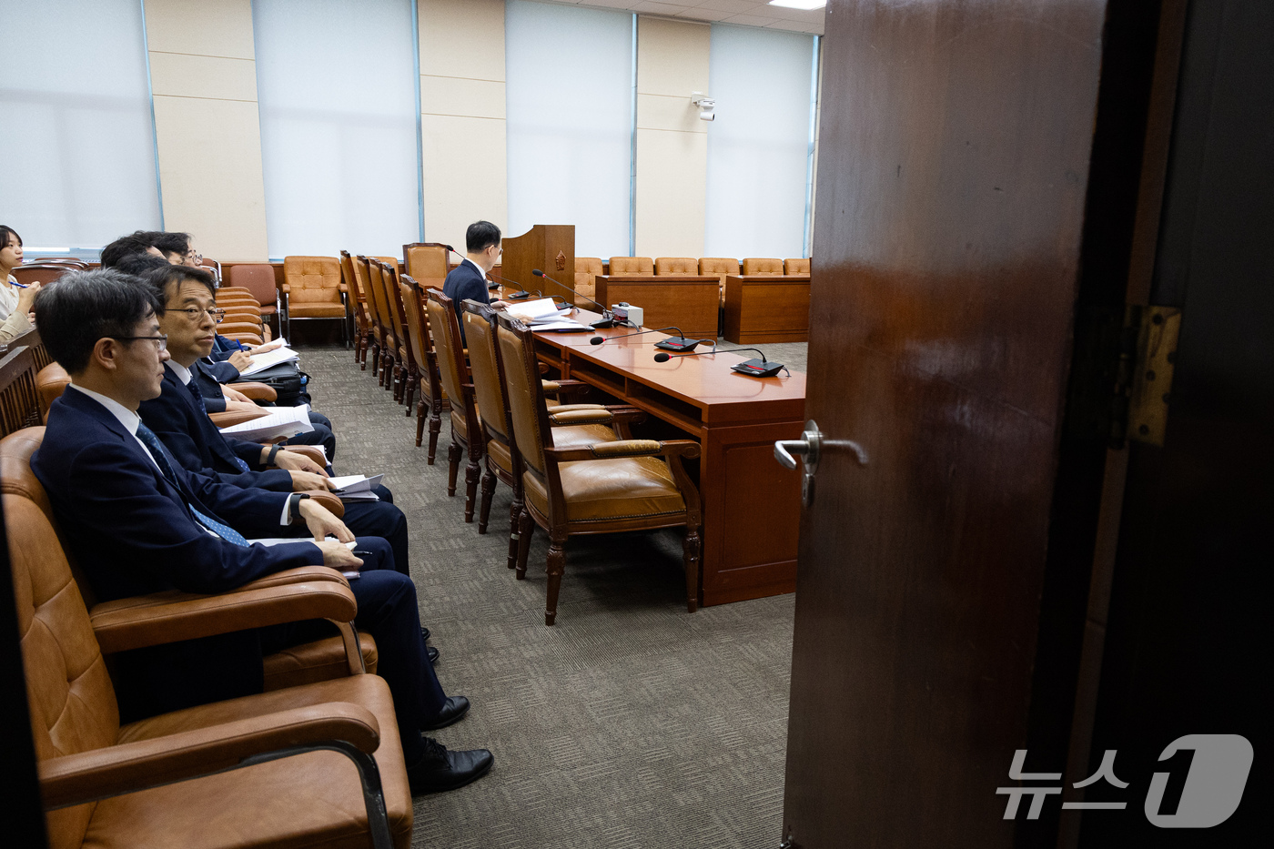 (서울=뉴스1) 유승관 기자 = 이형일 부총리 겸 재정경제부 장관이 22일 서울 여의도 국회에서 열린 제439회 국회(정기회) 재정경제기획위원회 제4차 전체회의에 출석해 자리하고 …