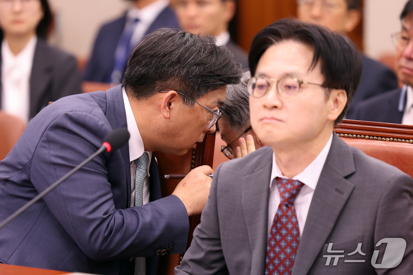 (서울=뉴스1) 황기선 기자 = 박정성 통상교섭본부장이 22일 오전 서울 여의도 국회에서 열린 산업통상자원중소벤처기업위원회 전체회의에서 '대한민국과 미합중국 간 전략적투자의 운영 …