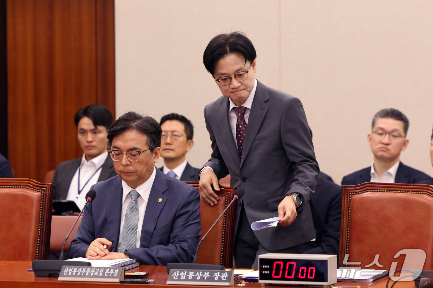 (서울=뉴스1) 황기선 기자 = 김정관 산업통상부 장관이 22일 오전 서울 여의도 국회에서 열린 산업통상자원중소벤처기업위원회 전체회의에서 '대한민국과 미합중국 간 전략적투자의 운영 …