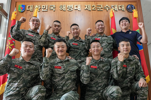 중부내륙고속도로 5중 추돌 사고 목격하고 현장 달려간 해병대