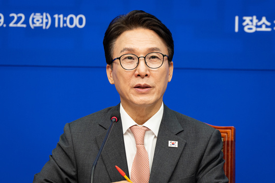 김민석, 재제청 거부 조희대에 "참 황당, 대통령과 권력다툼 하나"
