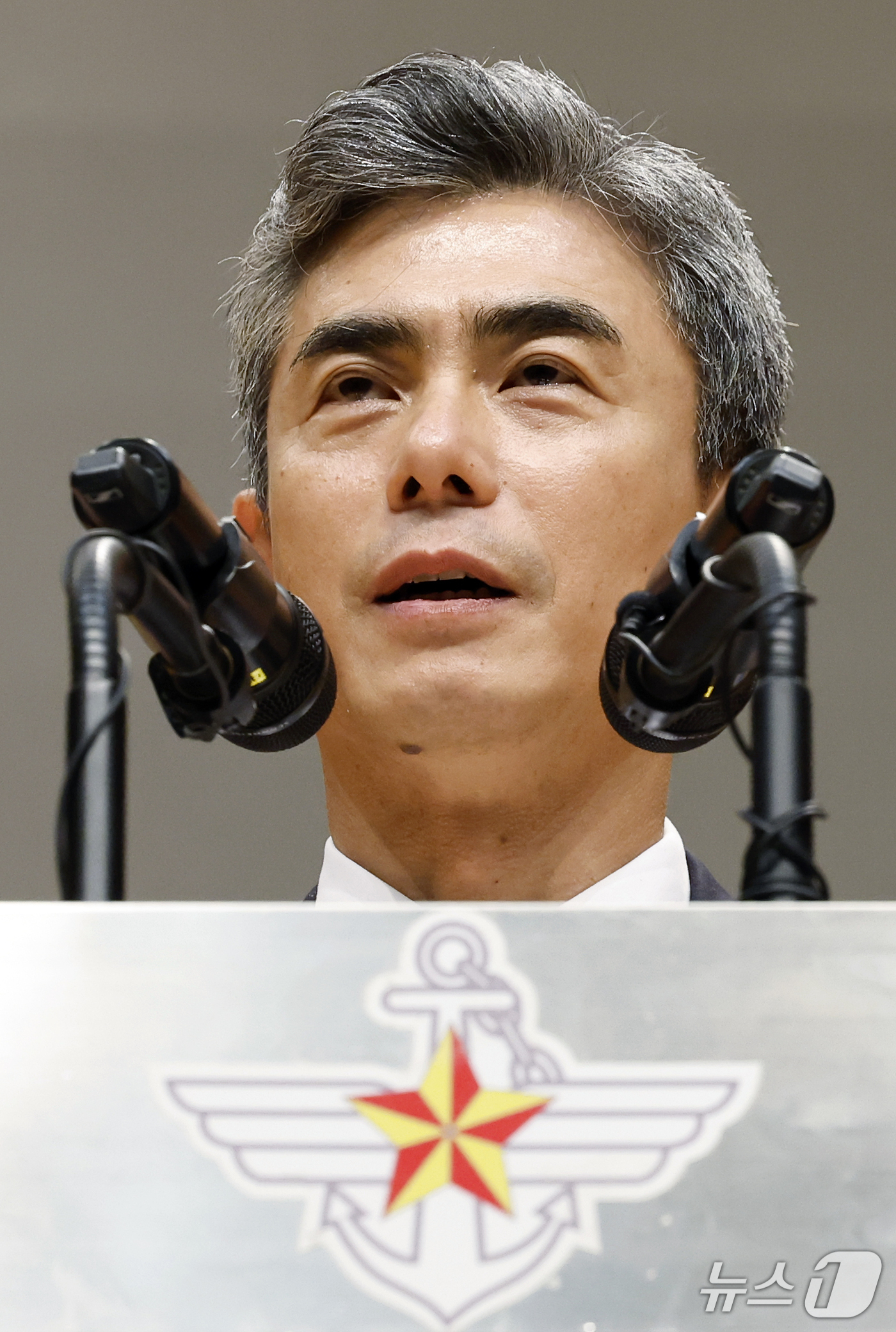 (서울=뉴스1) 박정호 기자 = 강신철 신임 국방부 장관이 22일 오후 서울시 용산구 국방부에서 열린 제51대·52대 국방부장관 이·취임식에서 취임사를 하고 있다. 2026.9.2 …