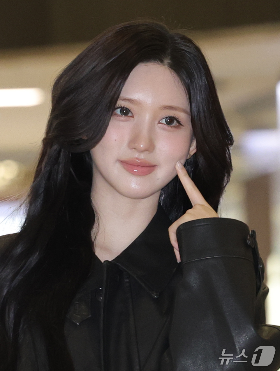 (김포공항=뉴스1) 권현진 기자 = 아이브 가을이 해외 일정을 위해 22일 김포국제공항을 통해 일본으로 출국하고 있다. 2026.9.22/뉴스1