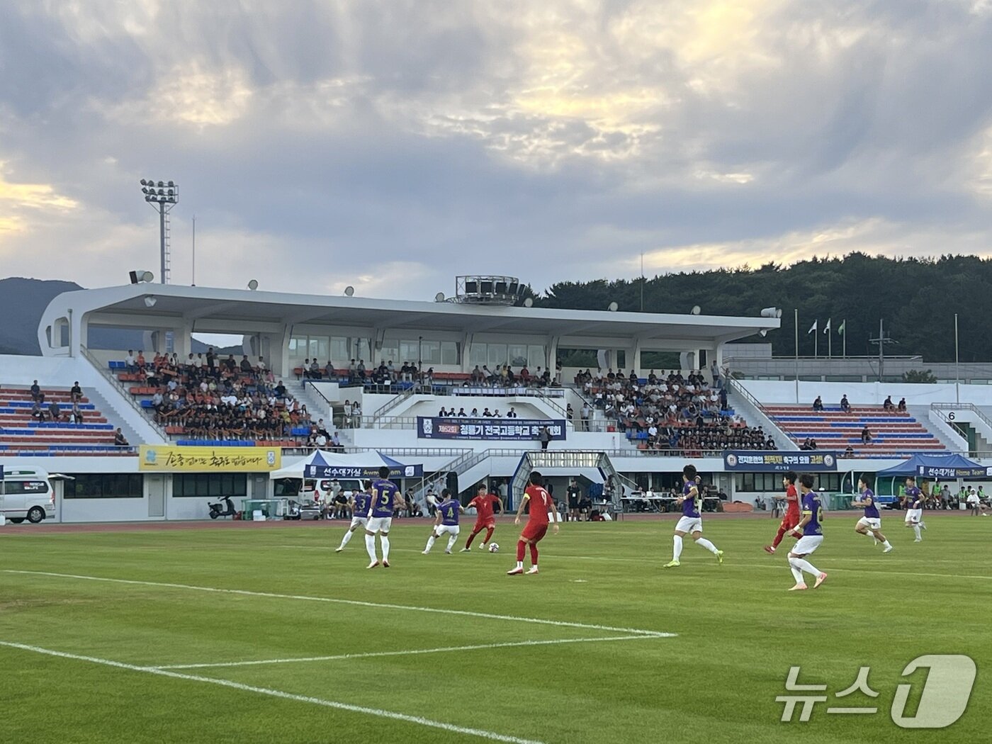 본문 이미지 - 지난 7월 고성군스포츠타운 일원에서 열린 제63회 청룡기 전국고등학교 축구대회.(고성군 제공. 재판매 및 DB 금지)