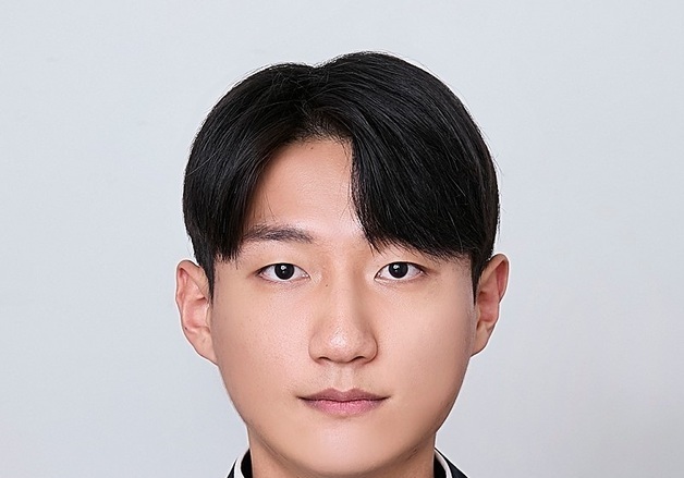 비번 날 운동 중 차량 화재 목격한 소방관…소화기 들고 달려가 진화