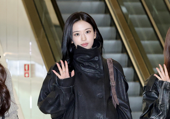 아이브 안유진, 공항패션은 핫팬츠