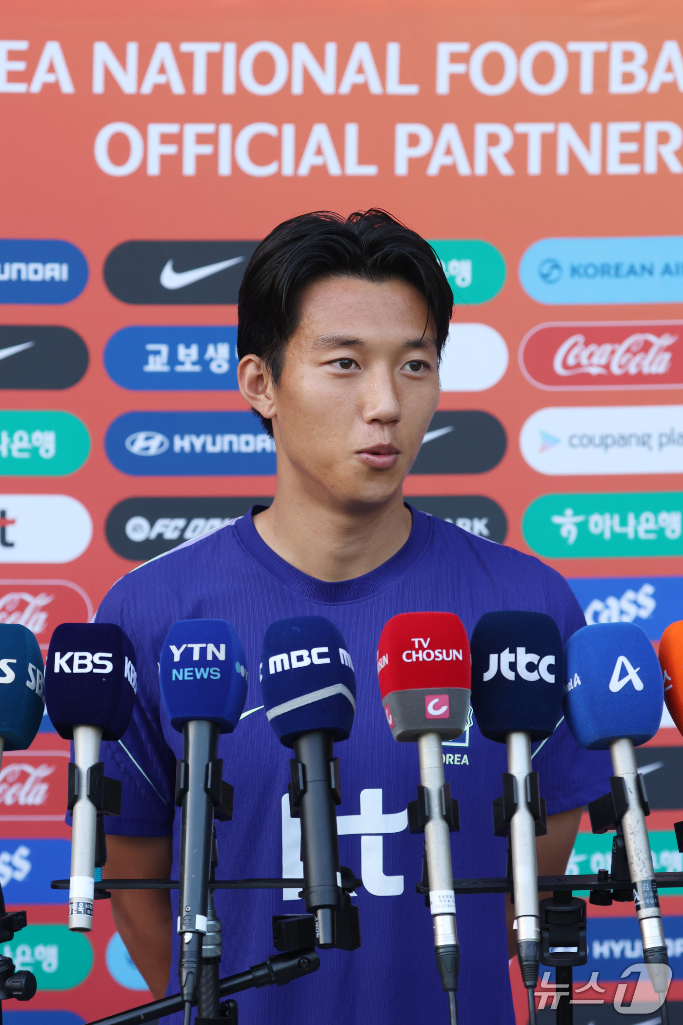 (천안=뉴스1) 김영운 기자 = 대한민국 축구대표팀 이한범이 22일 충남 천안시 서북구 코리아풋볼파크에서 인터뷰를 하고 있다. 2026.9.22/뉴스1