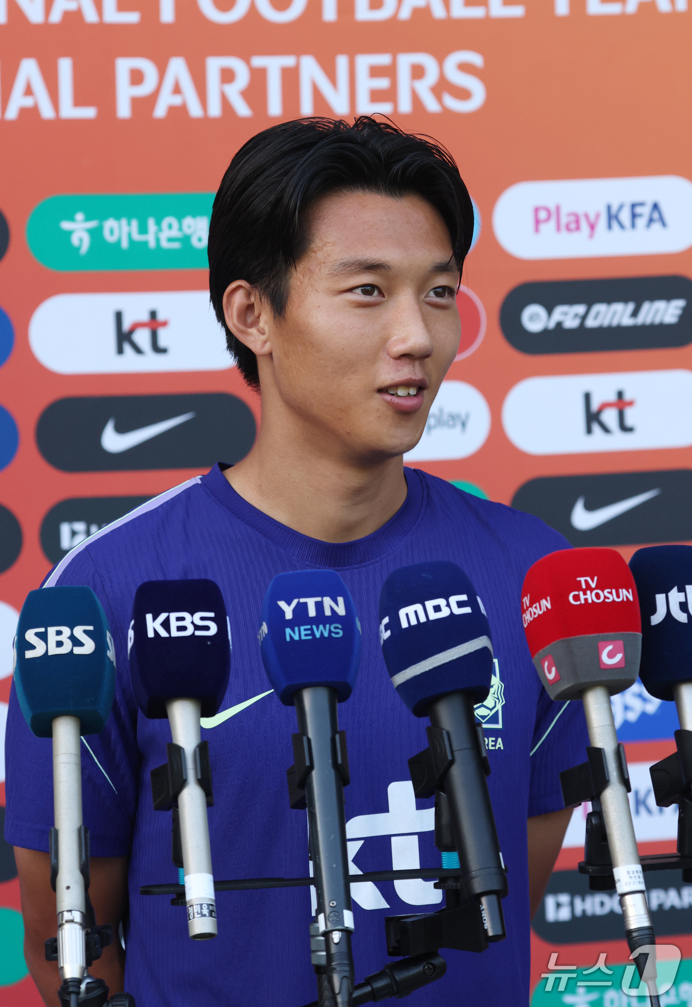 (천안=뉴스1) 김영운 기자 = 대한민국 축구대표팀 이한범이 22일 충남 천안시 서북구 코리아풋볼파크에서 인터뷰를 하고 있다. 2026.9.22/뉴스1