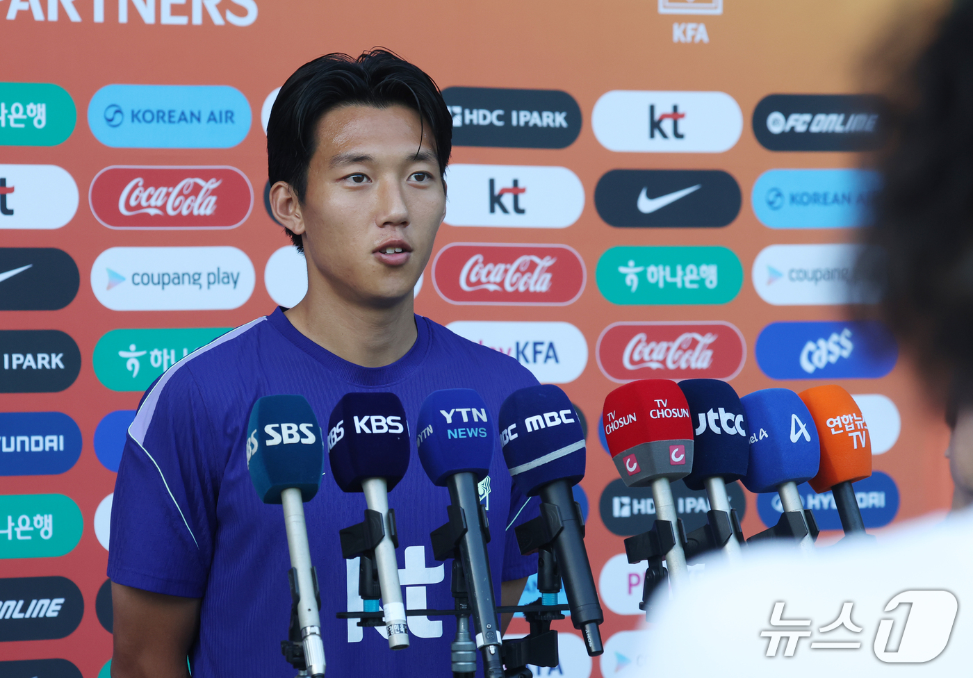 (천안=뉴스1) 김영운 기자 = 대한민국 축구대표팀 이한범이 22일 충남 천안시 서북구 코리아풋볼파크에서 인터뷰를 하고 있다. 2026.9.22/뉴스1