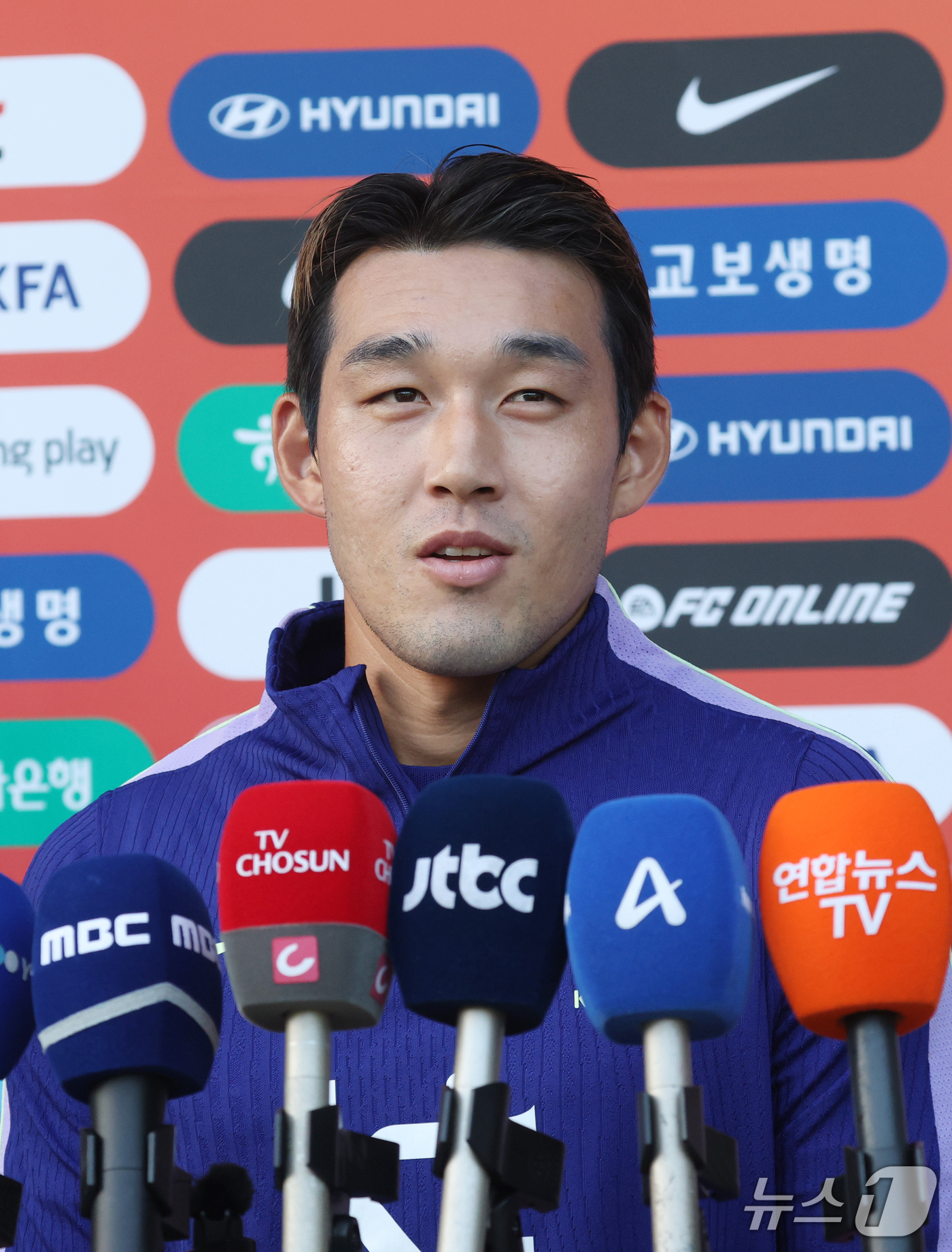(천안=뉴스1) 김영운 기자 = 대한민국 축구대표팀 송민규가 22일 충남 천안시 서북구 코리아풋볼파크에서 인터뷰를 하고 있다. 2026.9.22/뉴스1