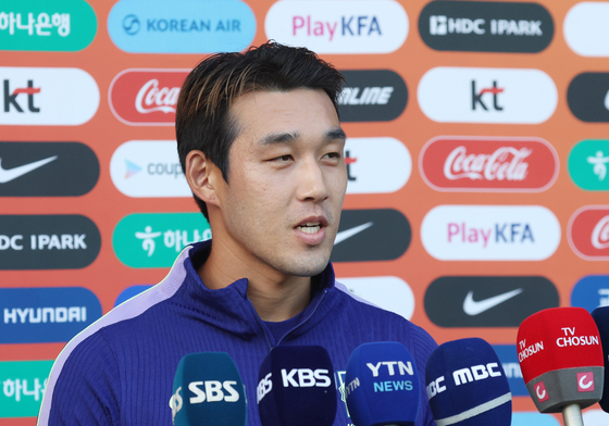인터뷰 하는 송민규
