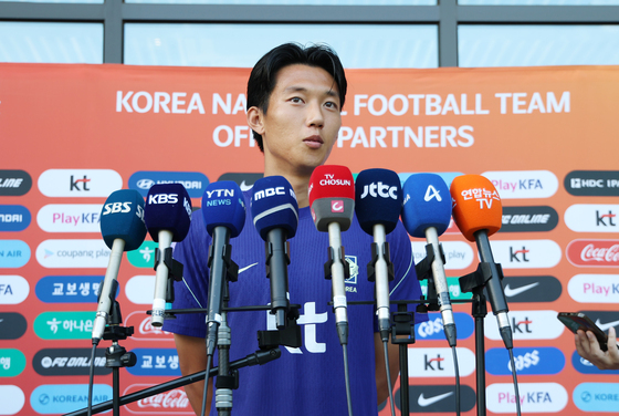 인터뷰 하는 이한범
