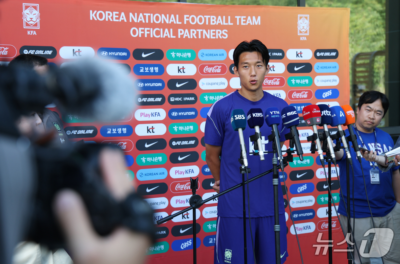 (천안=뉴스1) 김영운 기자 = 대한민국 축구대표팀 이한범이 22일 충남 천안시 서북구 코리아풋볼파크에서 인터뷰를 하고 있다. 2026.9.22/뉴스1