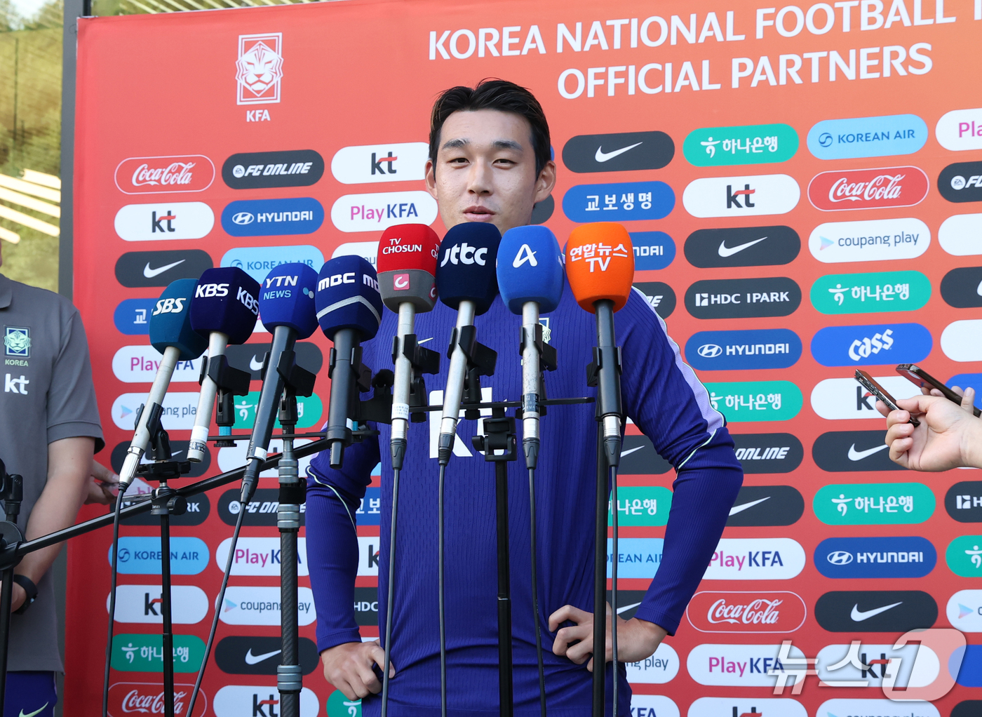 (천안=뉴스1) 김영운 기자 = 대한민국 축구대표팀 송민규가 22일 충남 천안시 서북구 코리아풋볼파크에서 인터뷰를 하고 있다. 2026.9.22/뉴스1