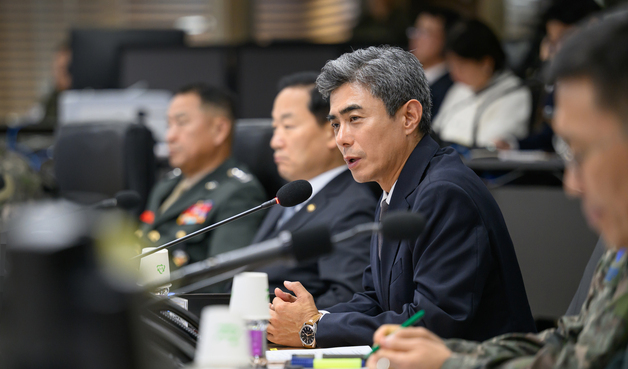 강신철, 취임 첫날 지휘관회의…"적 도발 단호 대응은 장관의 명령"
