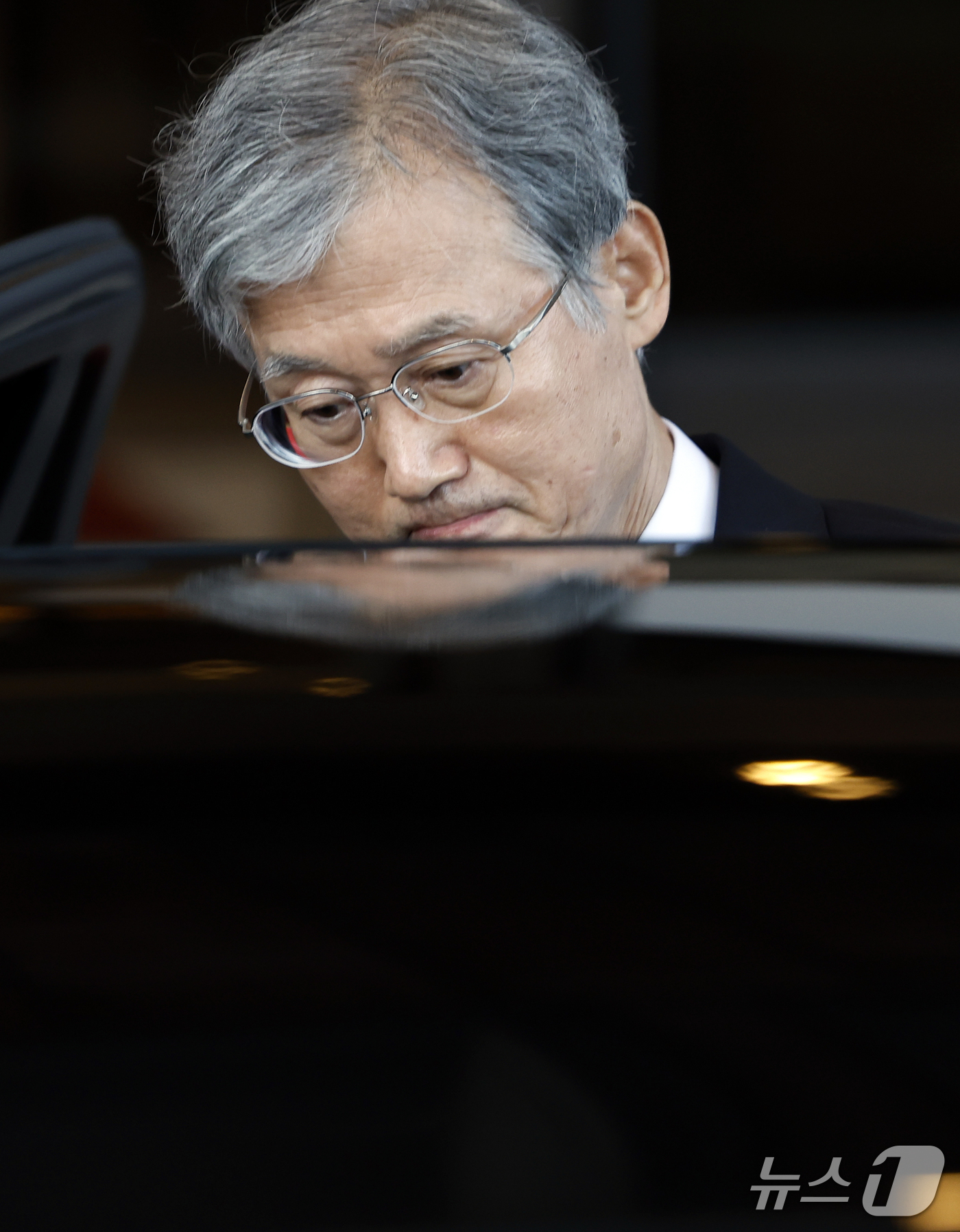 (서울=뉴스1) 박정호 기자 = 이재명 대통령의 대법관 후보 재제청 요구에 거부 의사를 밝힌 조희대 대법원장이 22일 오후 서울 서초구 서초동 대법원에서 퇴근하고 있다. 2026. …