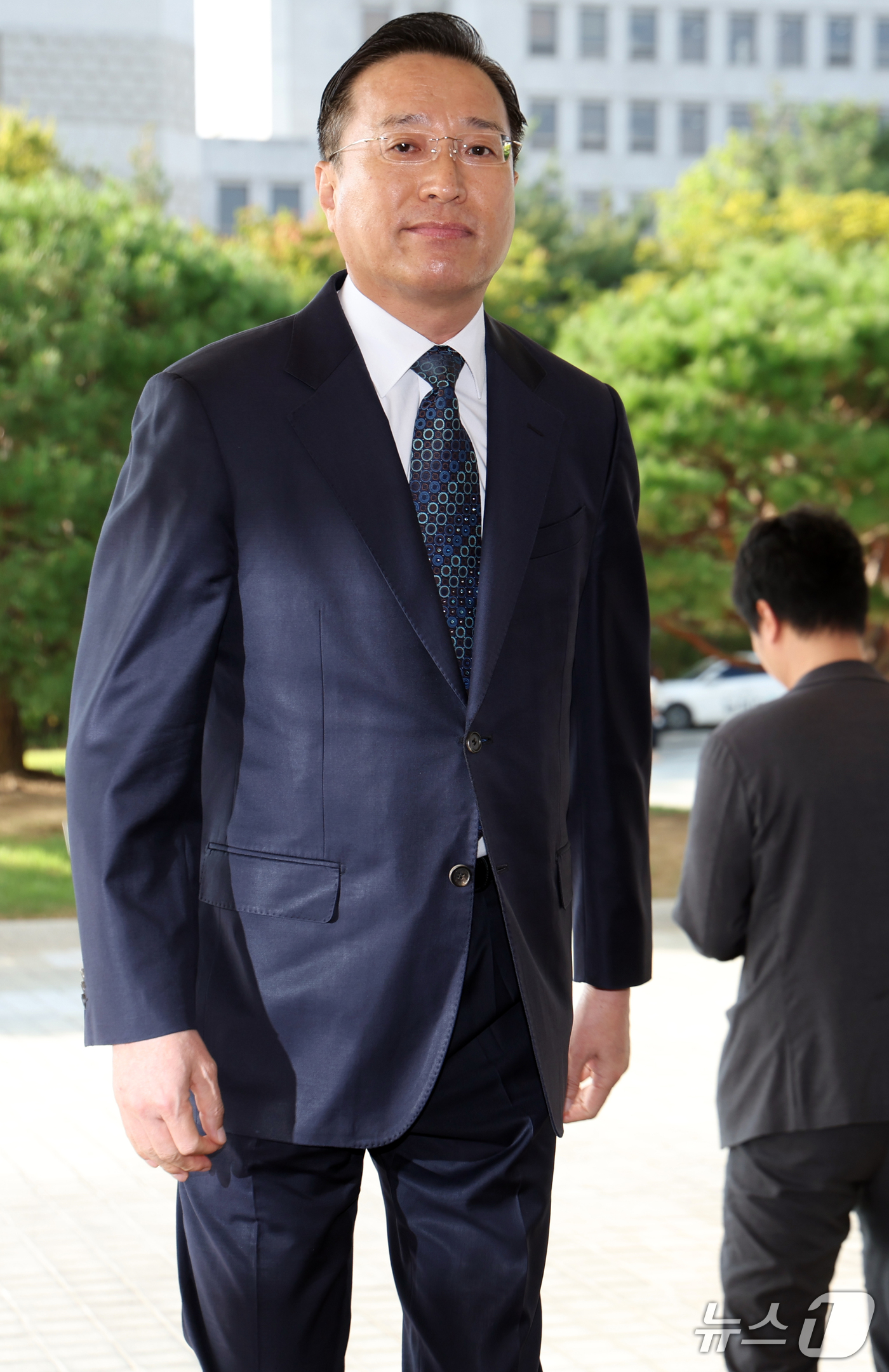(서울=뉴스1) 김명섭 기자 = 이정현 검찰총장 직무대행이 23일 오전 서울 서초구 대검찰청으로 출근하고 있다.  2026.9.23/뉴스1