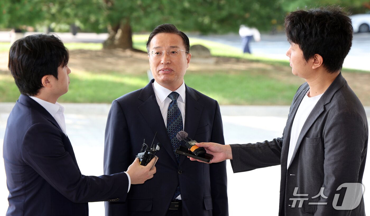 본문 이미지 - 이정현 검찰총장 직무대행이 23일 오전 서울 서초구 대검찰청으로 출근하며 취재진 질문에 답변하고 있다. 2026.9.23 ⓒ 뉴스1 김명섭 기자