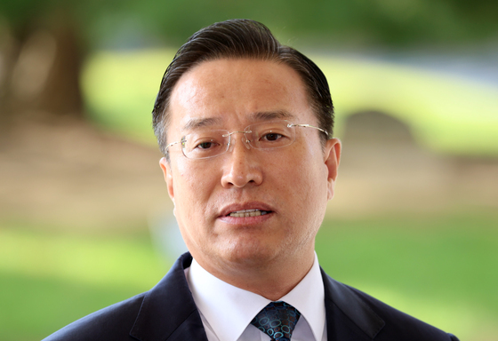 이정현 검찰총장 직무대행, 취재진 질문에 답변
