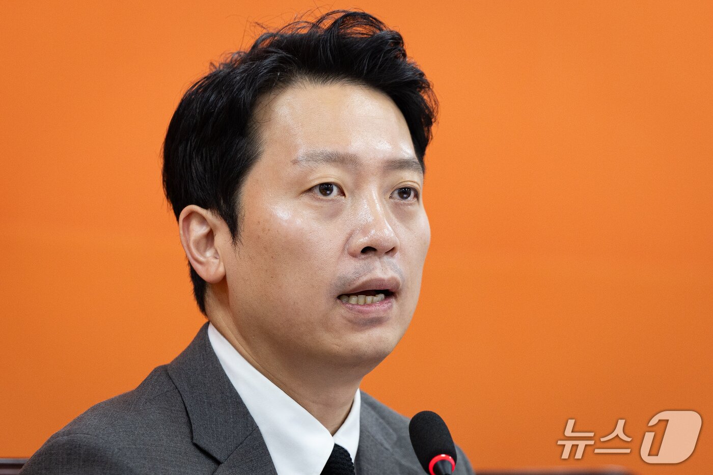 본문 이미지 - 이기인 개혁신당 비상대책위원장이 23일 서울 여의도 국회에서 열린 제1차 비상대책위원회의에서 발언하고 있다. 2026.9.23 ⓒ 뉴스1 유승관 기자