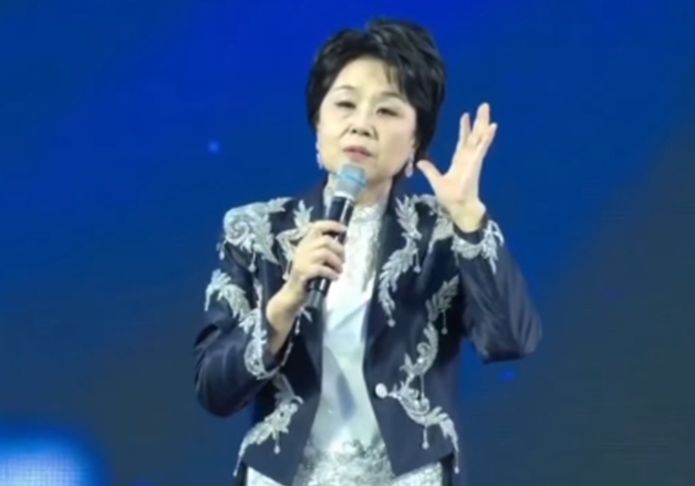 '저가요' 논란 심수봉, 정미애에게도 "저런 사람 내 앞에 내지 말라" 저격