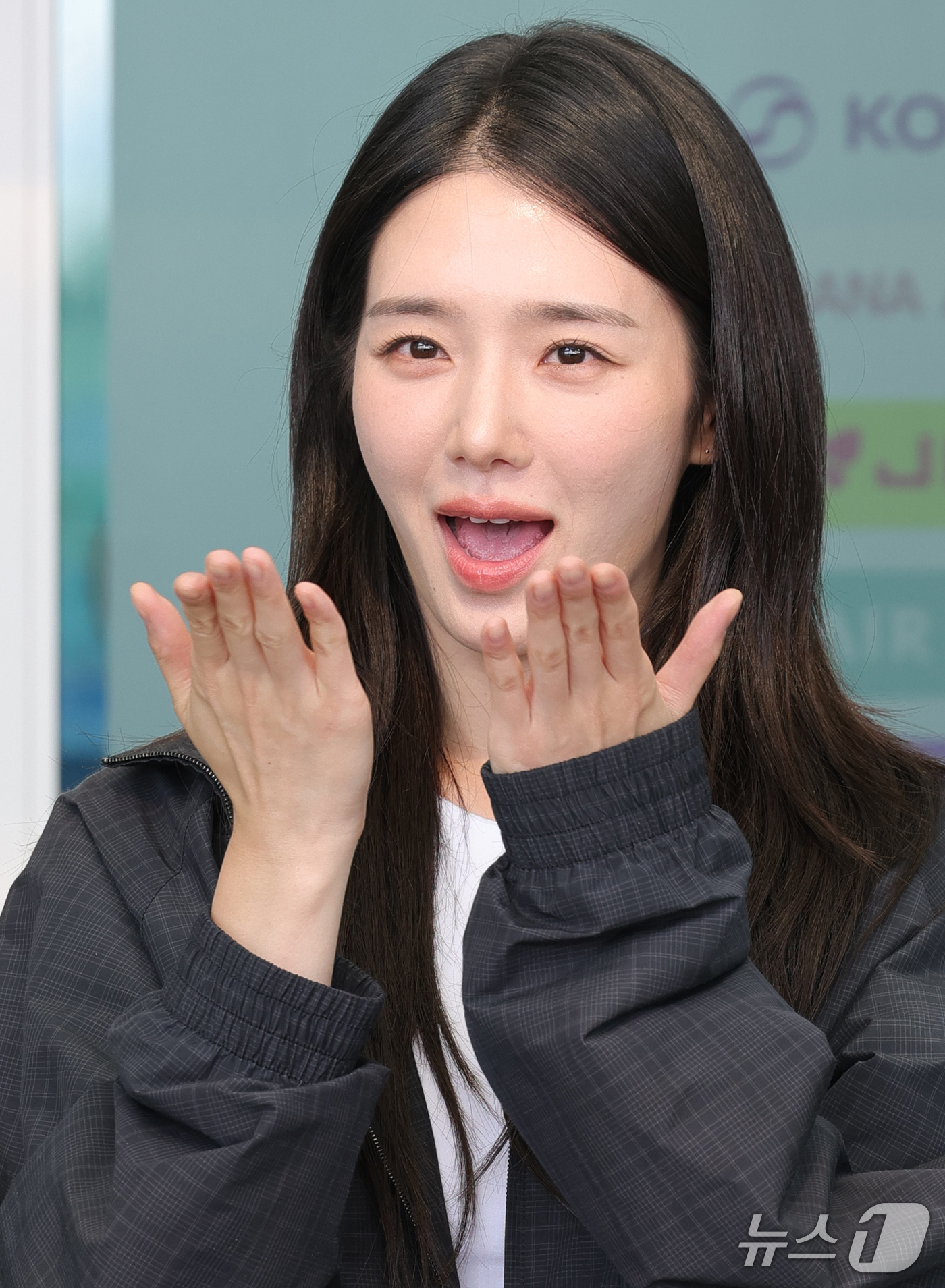 (인천공항=뉴스1) 권현진 기자 = 배우 박규영이 해외 일정을 위해 23일 인천국제공항을 통해 이탈리아 밀라노로 출국하고 있다. 2026.9.23/뉴스1