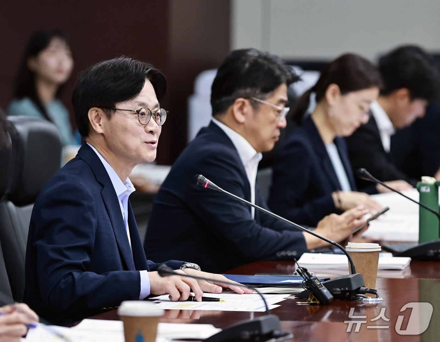 (서울=뉴스1) = 김정관 산업통상부 장관이 23일 오전 서울 종로구 한국무역보험공사에서 열린 제6차 자원안보협의회에서 모두발언을 하고 있다. (산업통상부 제공. 재판매 및 DB …