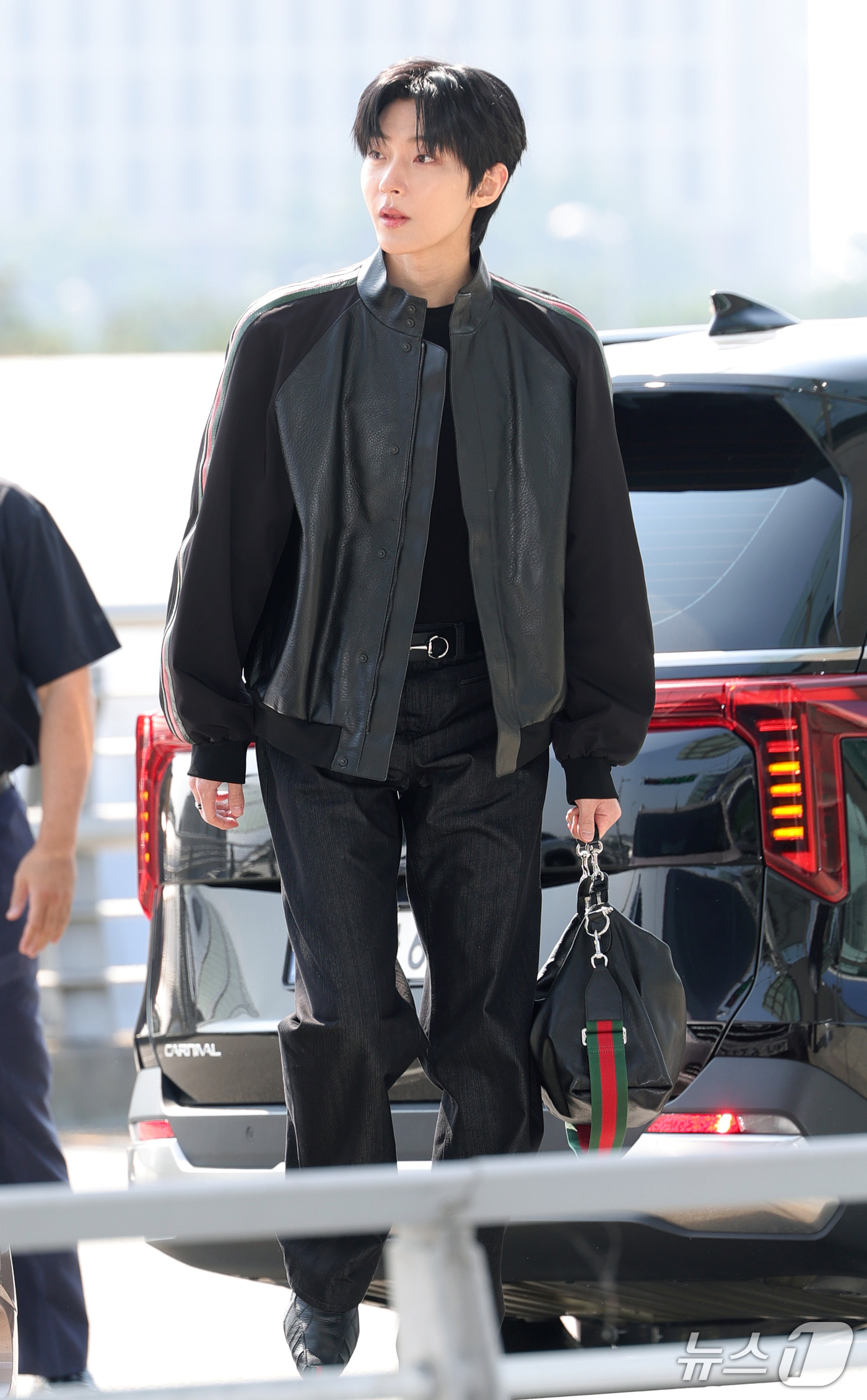 (인천공항=뉴스1) 권현진 기자 = 배우 황인엽이 해외 일정을 위해 23일 인천국제공항을 통해 이탈리아 밀라노로 출국하고 있다. 2026.9.23/뉴스1