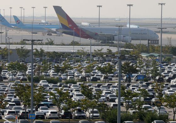 추석연휴 하루 앞둔 인천공항 주차장