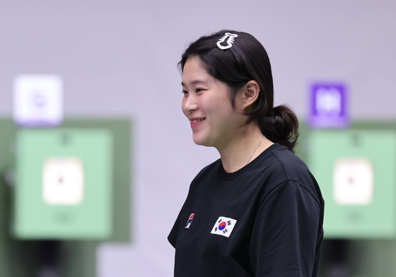미소짓는 추가은 '사격 첫 금'