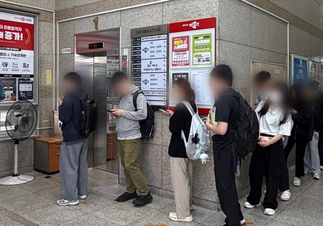 "놀면 죄책감" 공채·시험 앞둔 청년들, 취업난에 추석 연휴도 반납