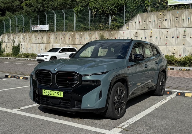'748마력' 고속으로 움직이는 프리미엄 라운지…BMW XM 레이블