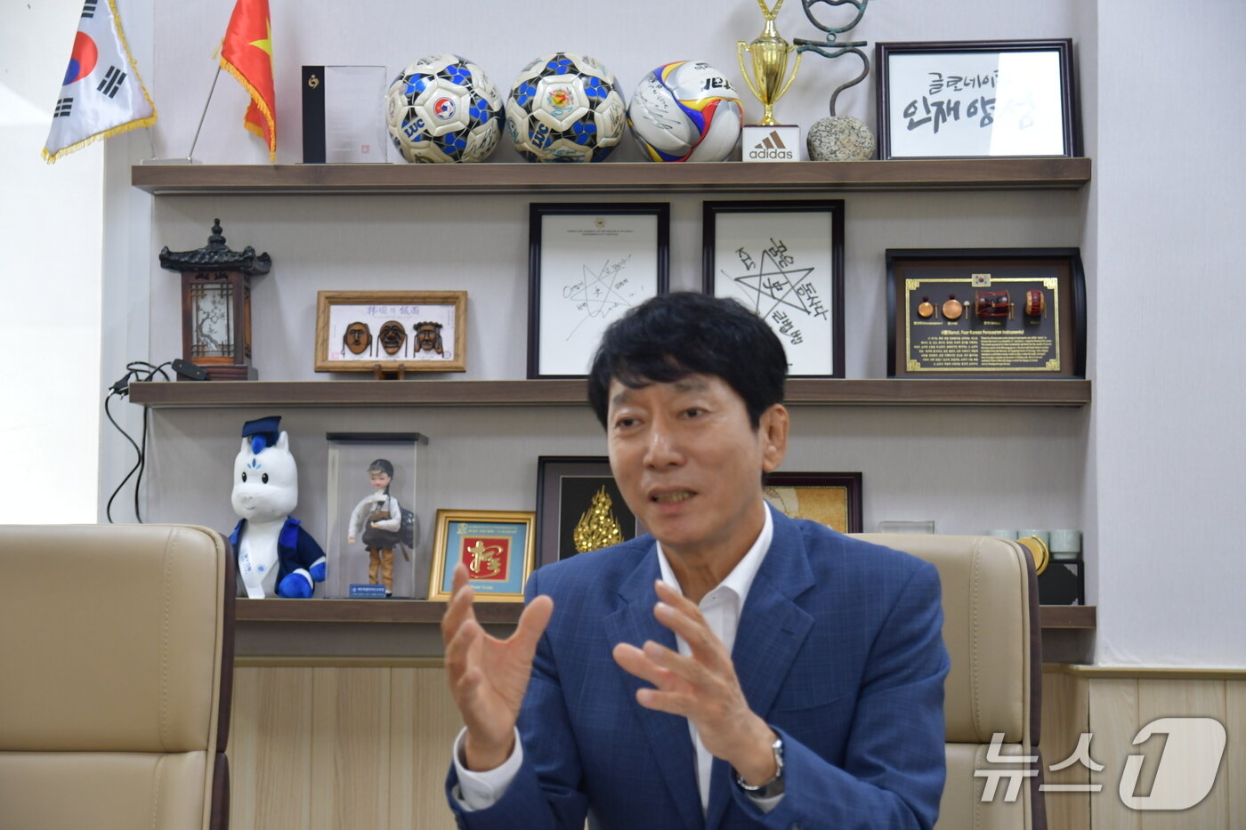 본문 이미지 - 10일 최은호 호치민시한국국제학교 이사장이 질문에 답변하고 있다.뉴스1 ⓒ News1 조수빈 기자