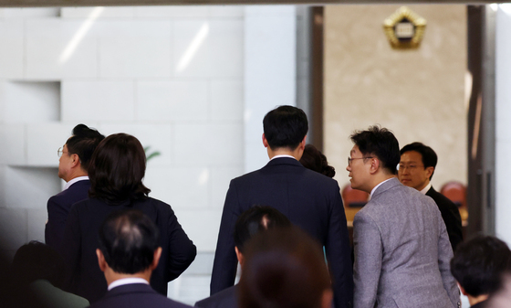민주당 의원들, 대법원 항의 방문 나서