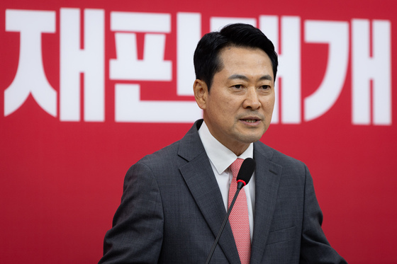 '최장수 대표' 눈앞 장동혁…당심으로 버텼지만 민심은 제자리