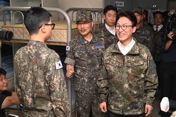 지지율 최저에도 '李대통령 지키기'…與가 원팀 택한 이유